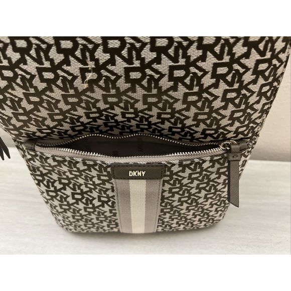 DKNY Carlita Large Backpack Brown/Beige Signature Jacquard W/Gold Hardware - Picture 9 of 11